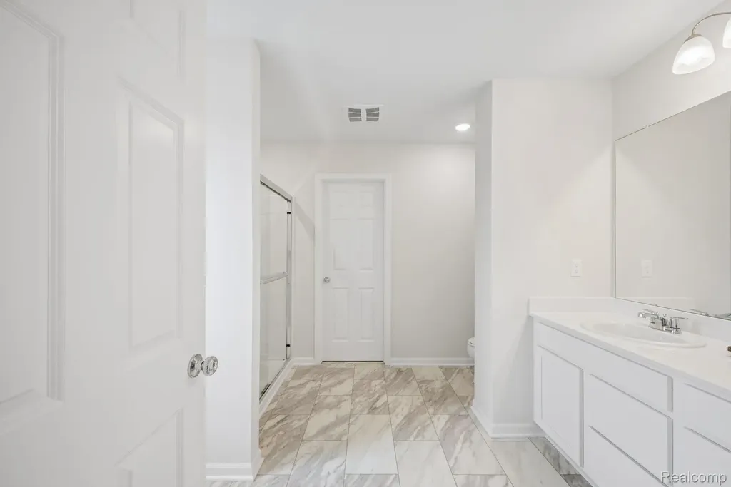 408 Hidden River W Holly Township MI 48442