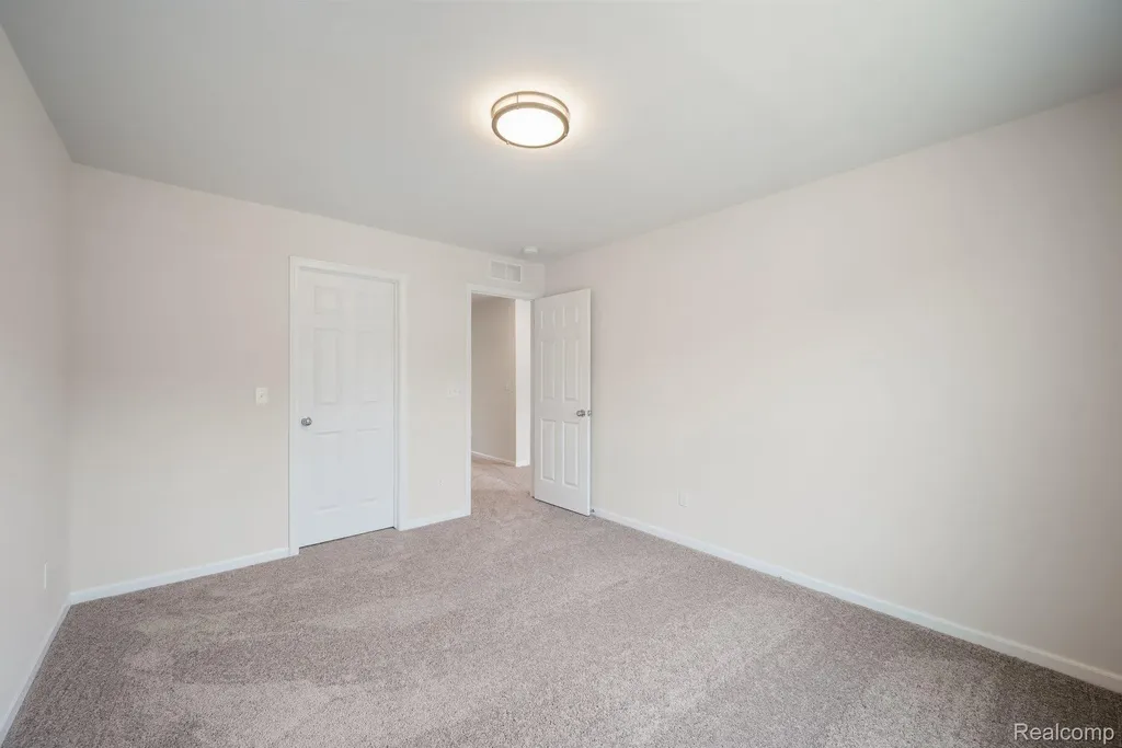 408 Hidden River W Holly Township MI 48442