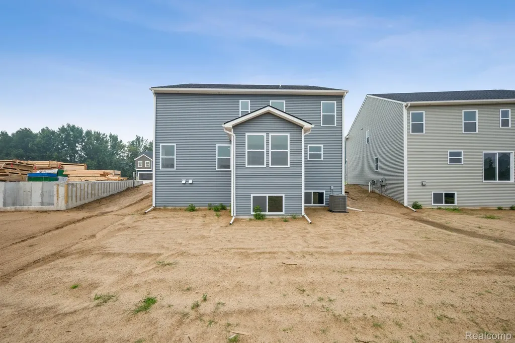 408 Hidden River W Holly Township MI 48442