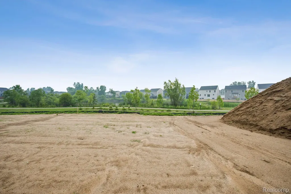 408 Hidden River W Holly Township MI 48442