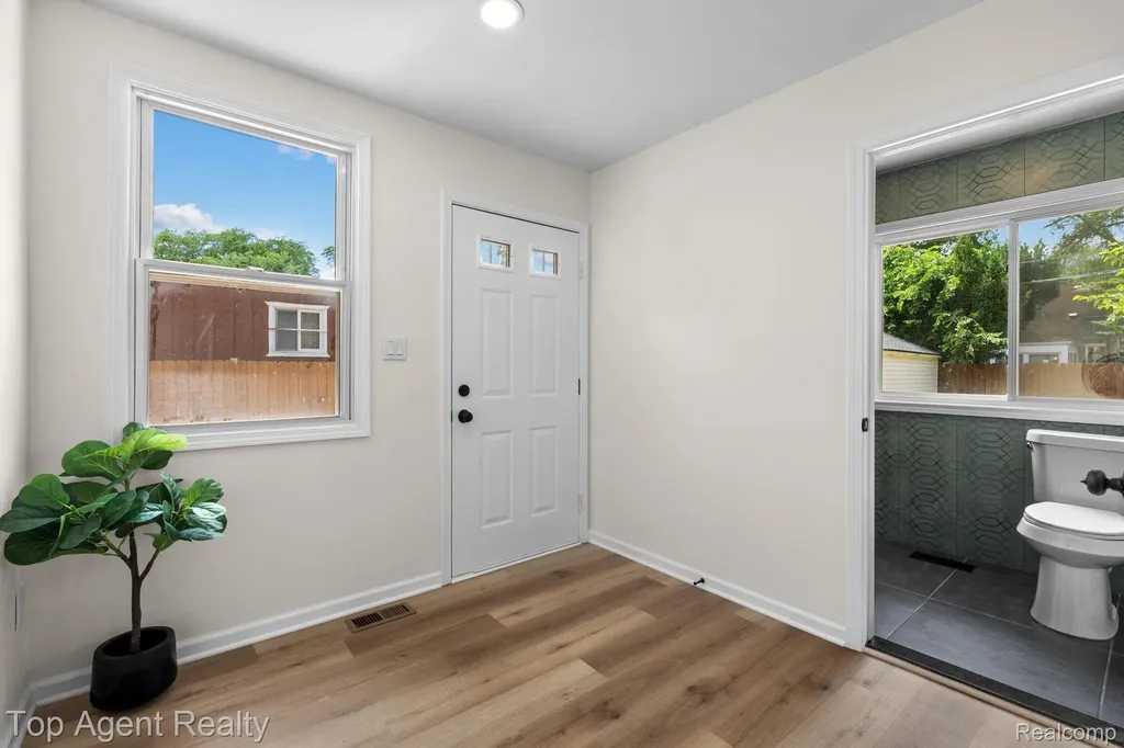 17585 Faust Avenue Detroit City MI 48219