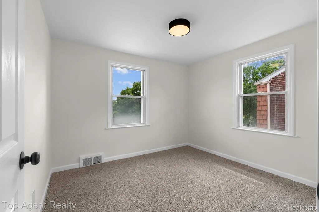 17585 Faust Avenue Detroit City MI 48219