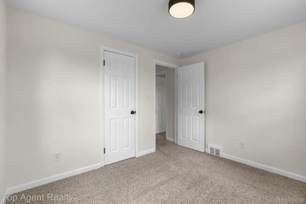 17585 Faust Avenue Detroit City MI 48219