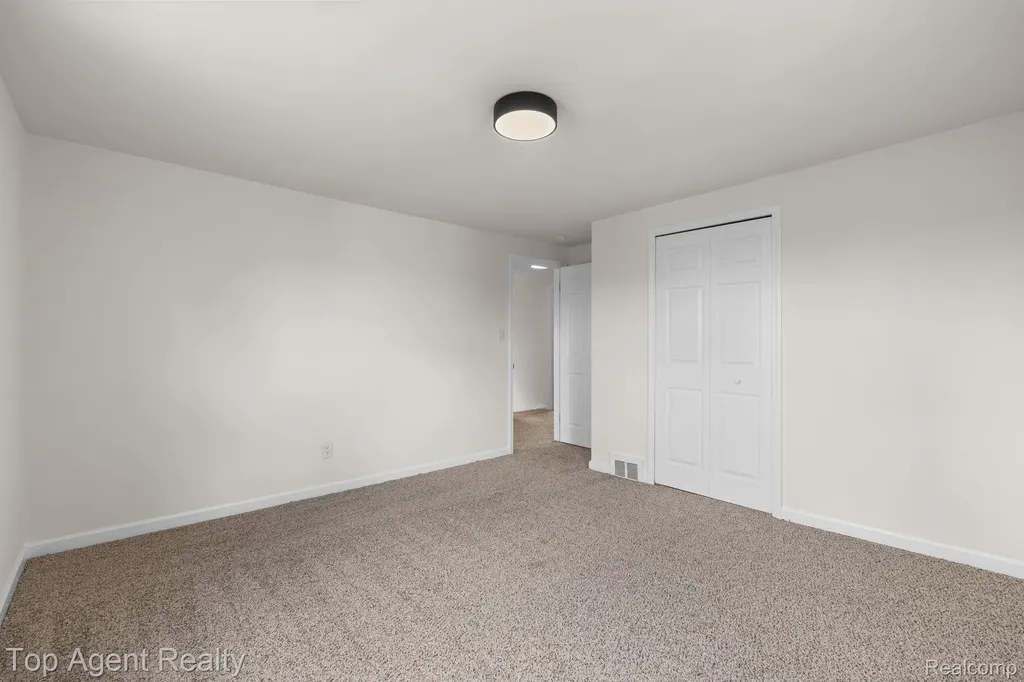 17585 Faust Avenue Detroit City MI 48219