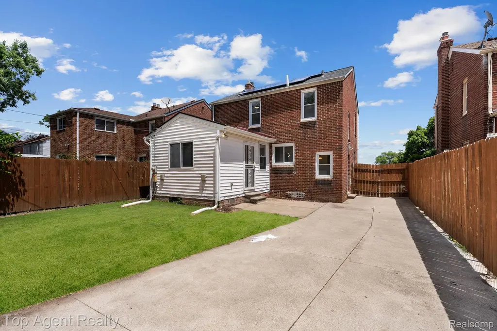 17585 Faust Avenue Detroit City MI 48219