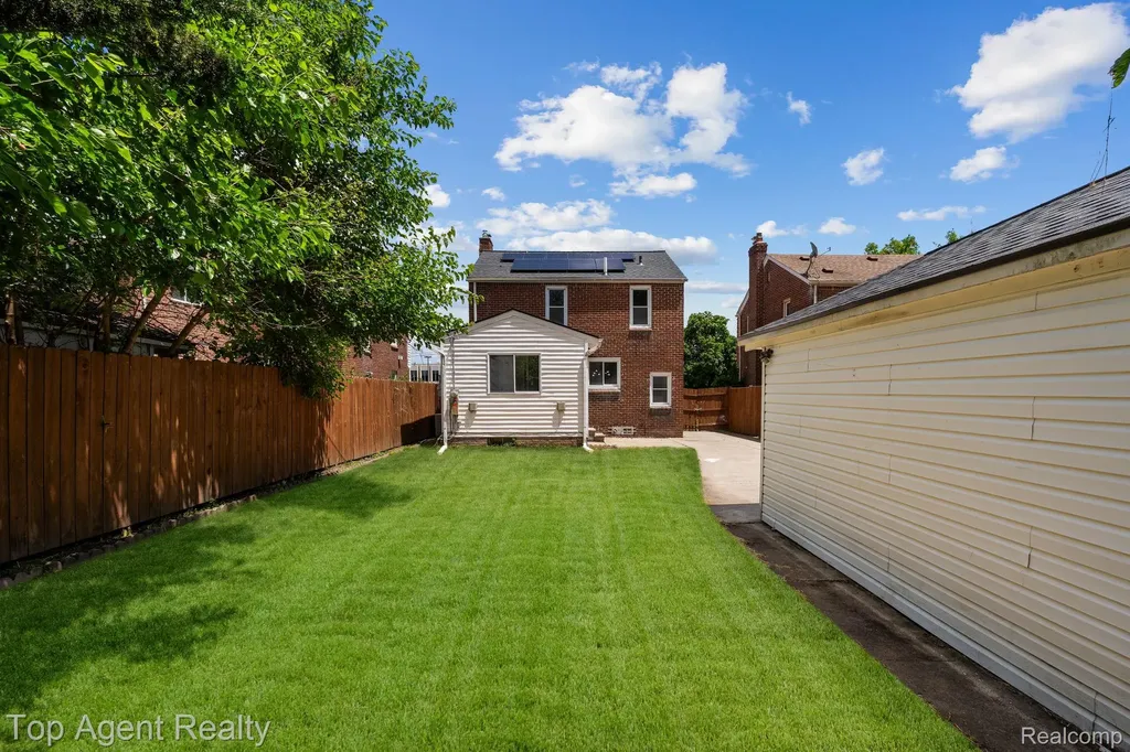 17585 Faust Avenue Detroit City MI 48219