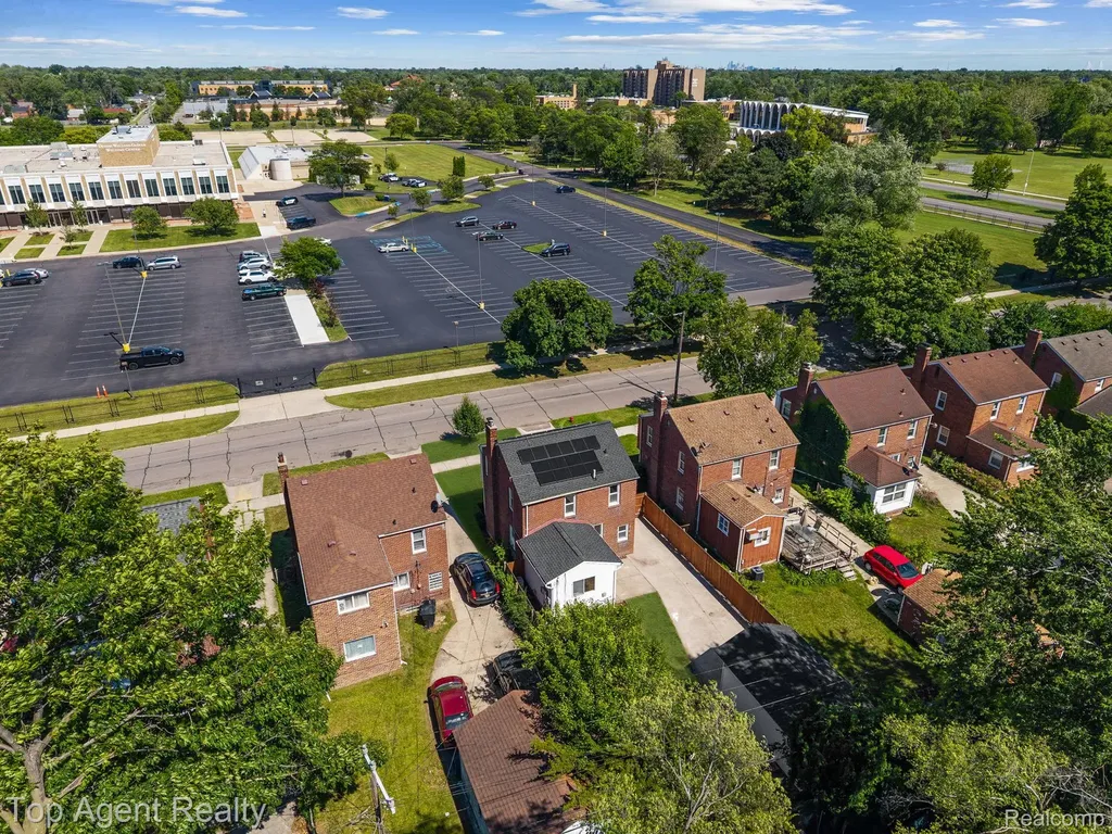 17585 Faust Avenue Detroit City MI 48219