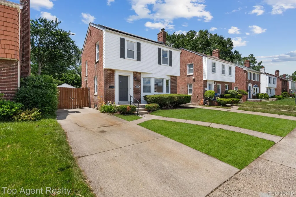 17585 Faust Avenue Detroit City MI 48219