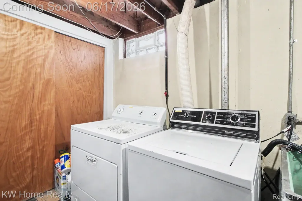 18426 Winthrop Street Detroit City MI 48235
