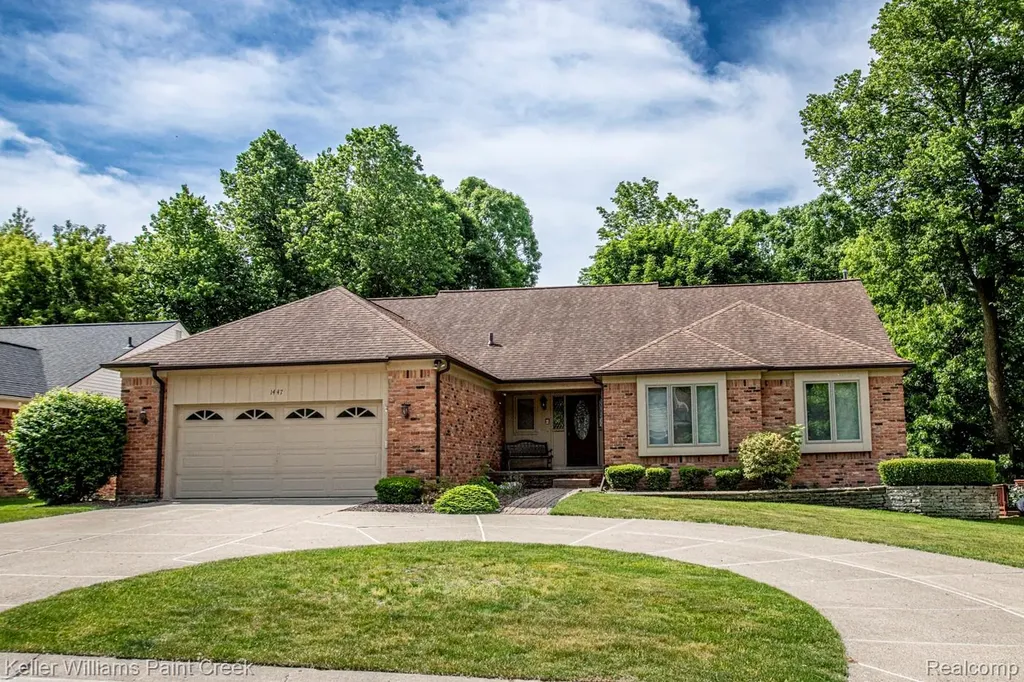 1447 Oakstone Drive Rochester Hills City MI 48309