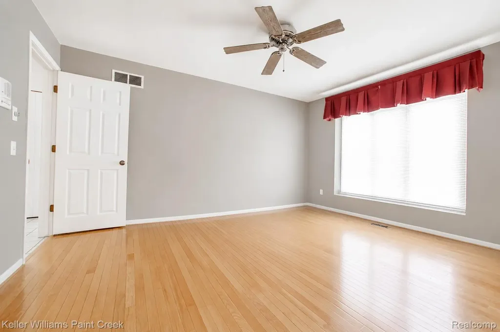 1447 Oakstone Drive Rochester Hills City MI 48309