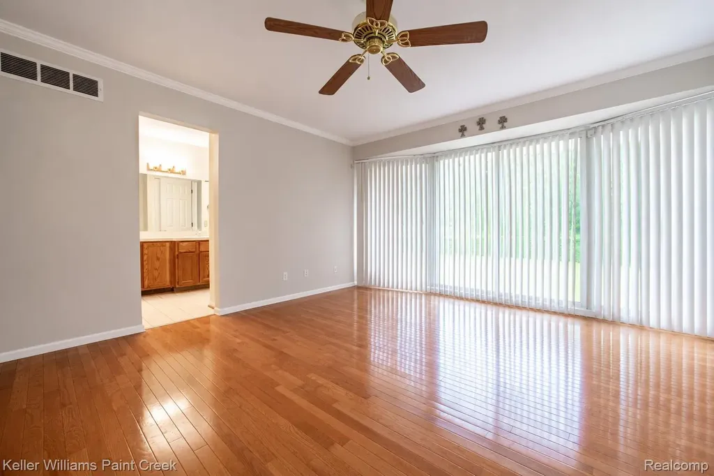 1447 Oakstone Drive Rochester Hills City MI 48309