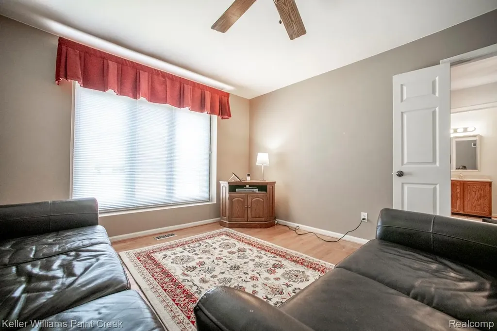 1447 Oakstone Drive Rochester Hills City MI 48309