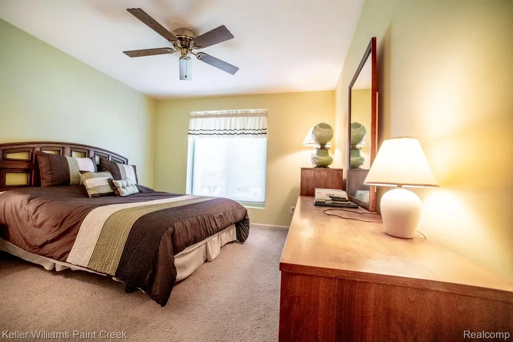 1447 Oakstone Drive Rochester Hills City MI 48309