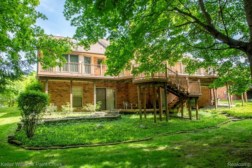 1447 Oakstone Drive Rochester Hills City MI 48309