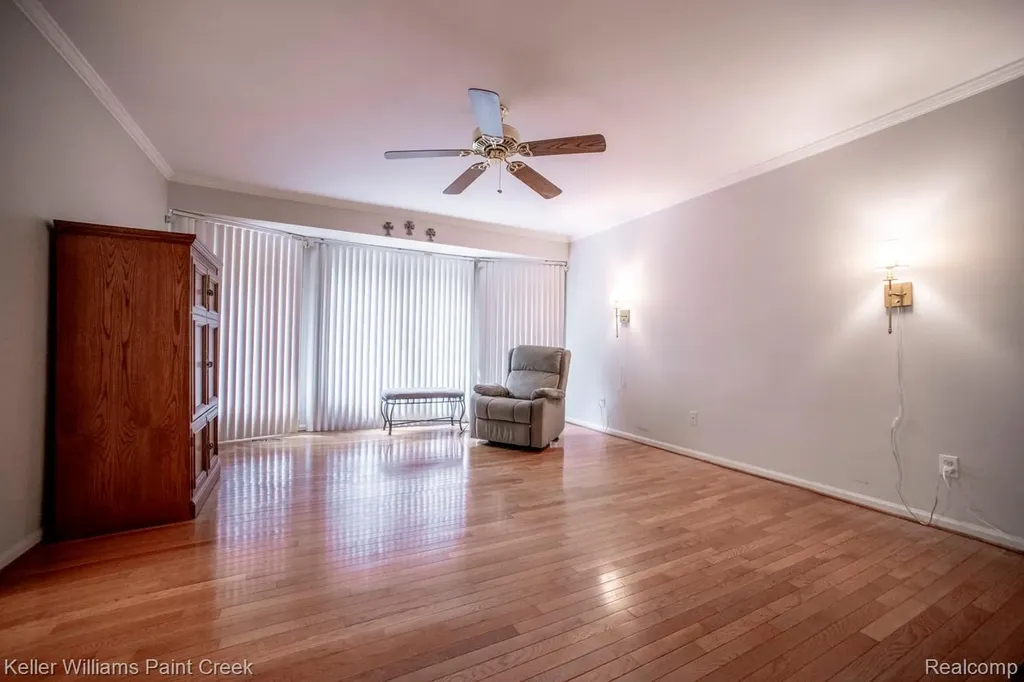 1447 Oakstone Drive Rochester Hills City MI 48309