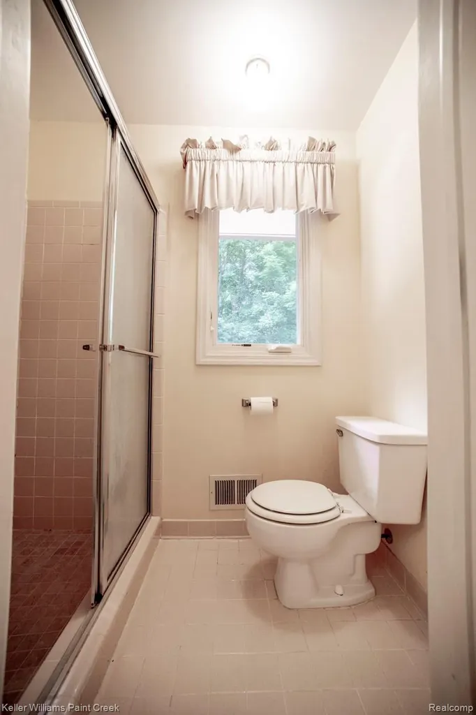 1447 Oakstone Drive Rochester Hills City MI 48309