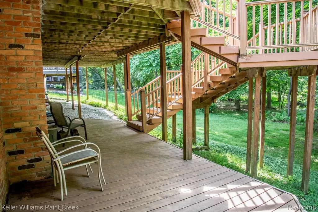1447 Oakstone Drive Rochester Hills City MI 48309