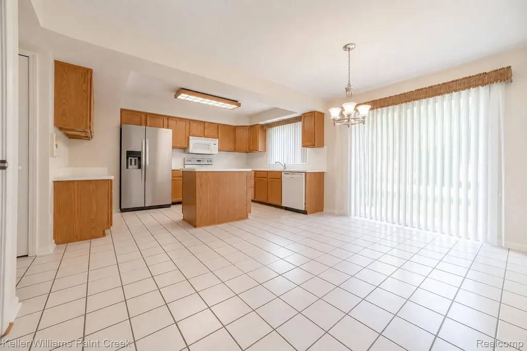 1447 Oakstone Drive Rochester Hills City MI 48309