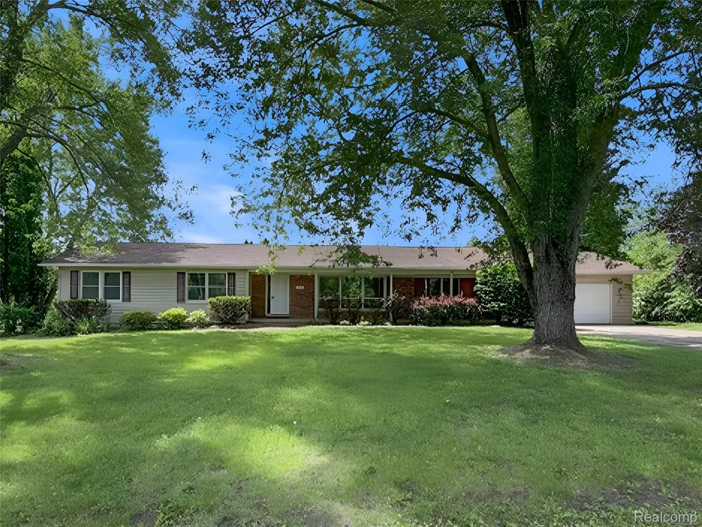 140 Darwin Road Putnam Township MI 48169