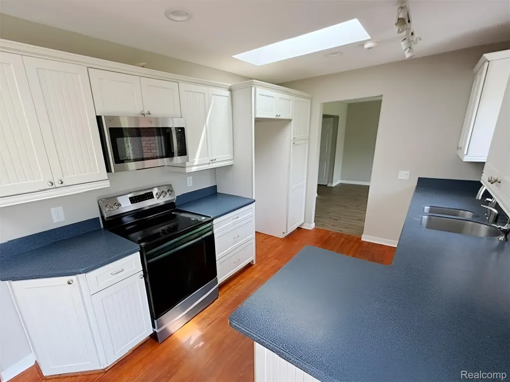 140 Darwin Road Putnam Township MI 48169