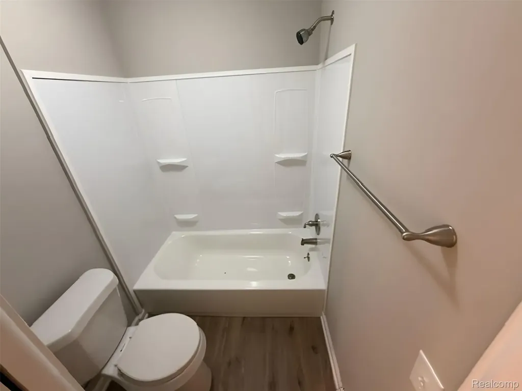 140 Darwin Road Putnam Township MI 48169