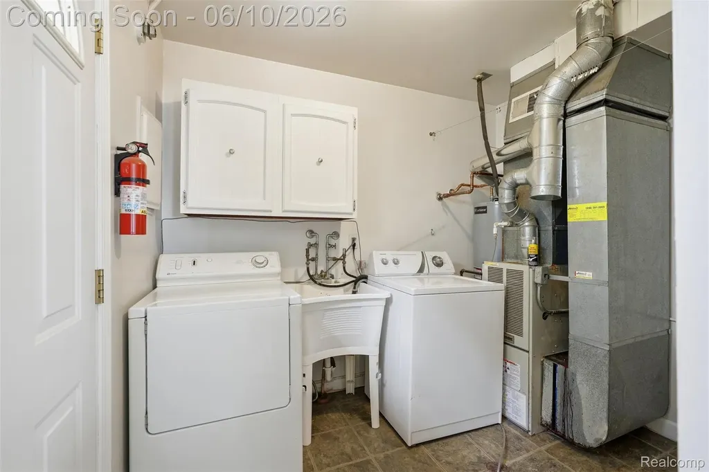 15509 Wakenden Redford Charter Township MI 48239