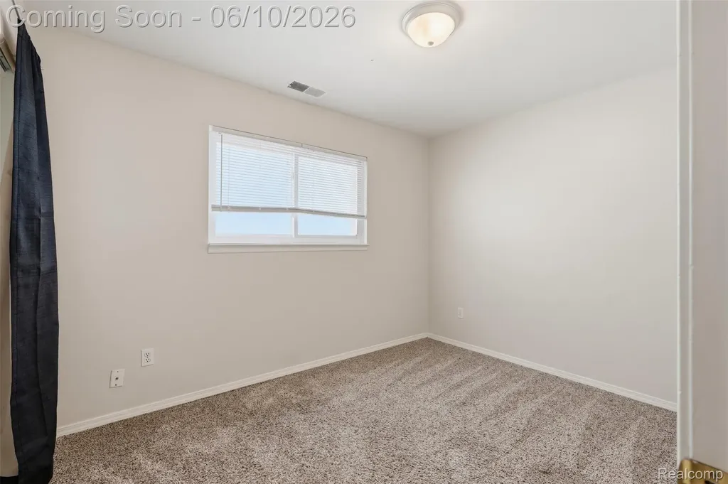 15509 Wakenden Redford Charter Township MI 48239