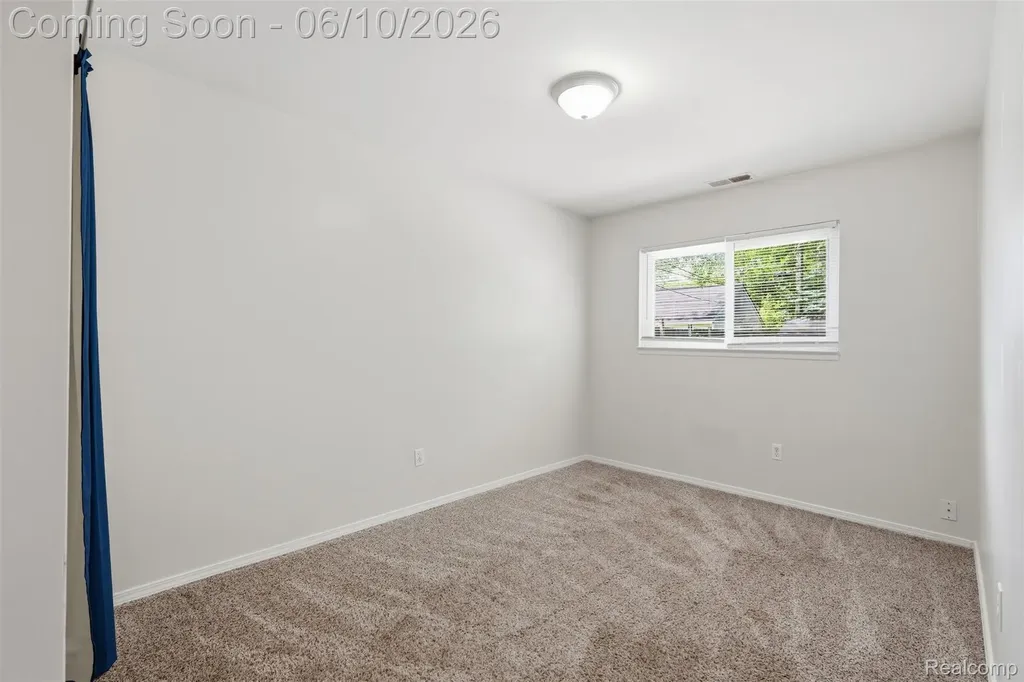 15509 Wakenden Redford Charter Township MI 48239