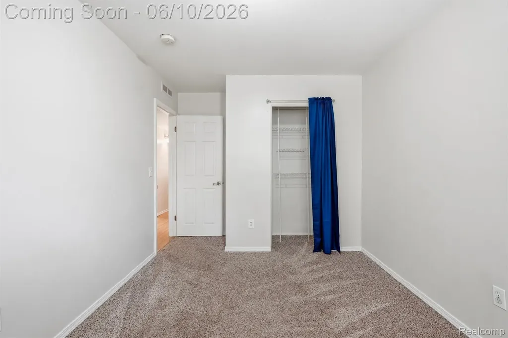 15509 Wakenden Redford Charter Township MI 48239
