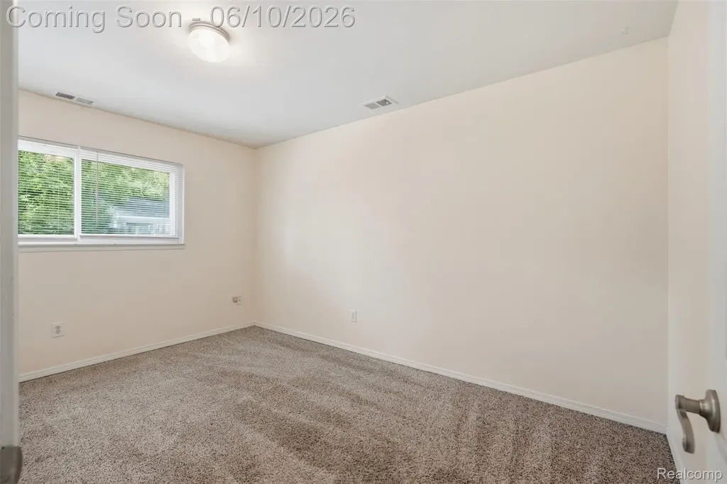 15509 Wakenden Redford Charter Township MI 48239