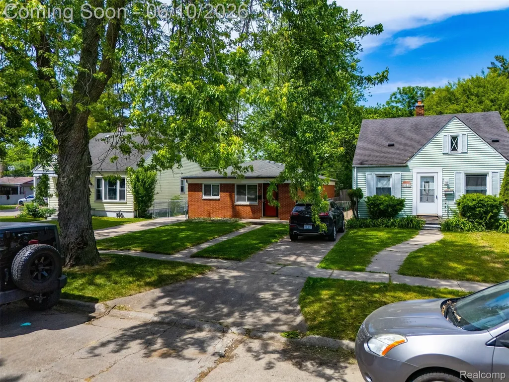 15509 Wakenden Redford Charter Township MI 48239