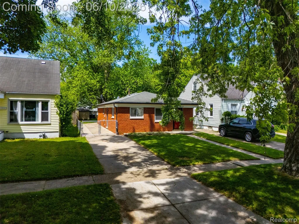 15509 Wakenden Redford Charter Township MI 48239