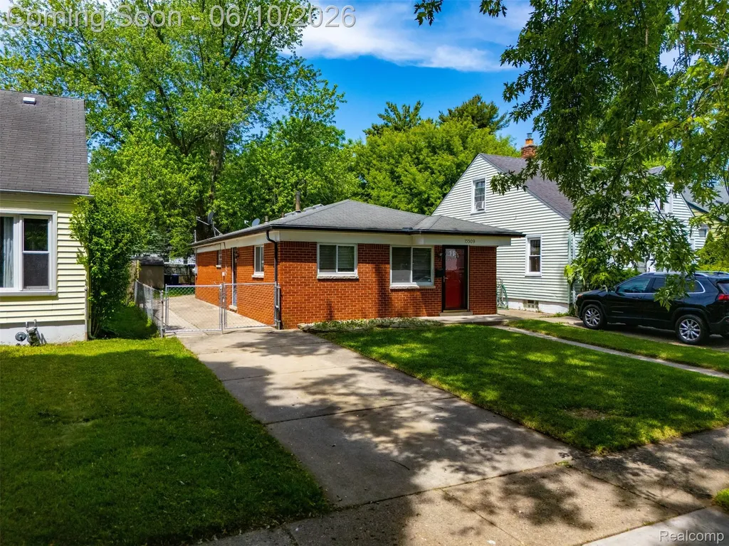 15509 Wakenden Redford Charter Township MI 48239