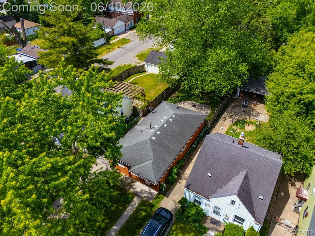 15509 Wakenden Redford Charter Township MI 48239