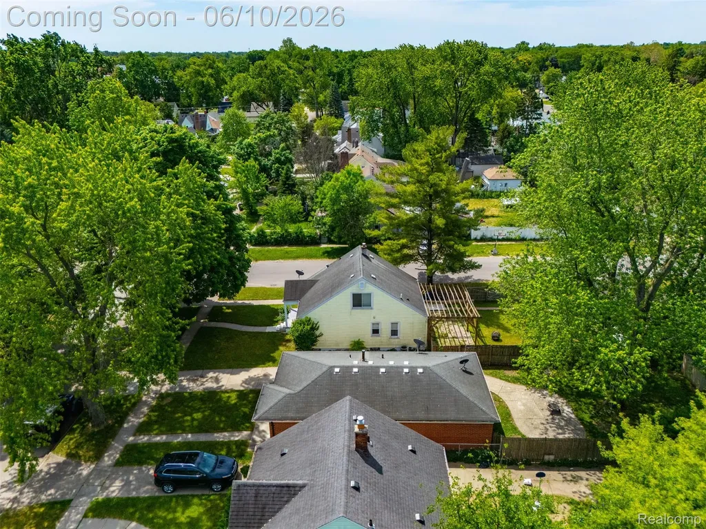 15509 Wakenden Redford Charter Township MI 48239