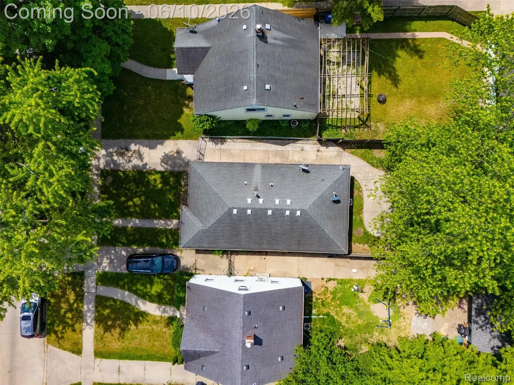 15509 Wakenden Redford Charter Township MI 48239