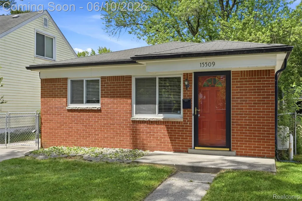 15509 Wakenden Redford Charter Township MI 48239