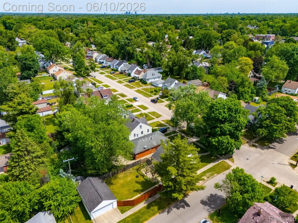 15509 Wakenden Redford Charter Township MI 48239