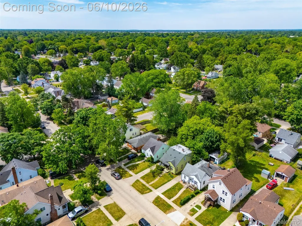 15509 Wakenden Redford Charter Township MI 48239