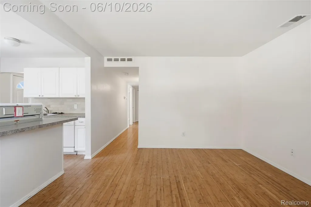 15509 Wakenden Redford Charter Township MI 48239
