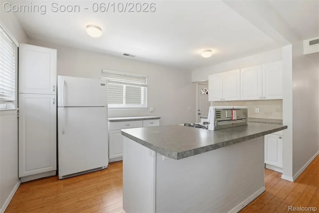 15509 Wakenden Redford Charter Township MI 48239