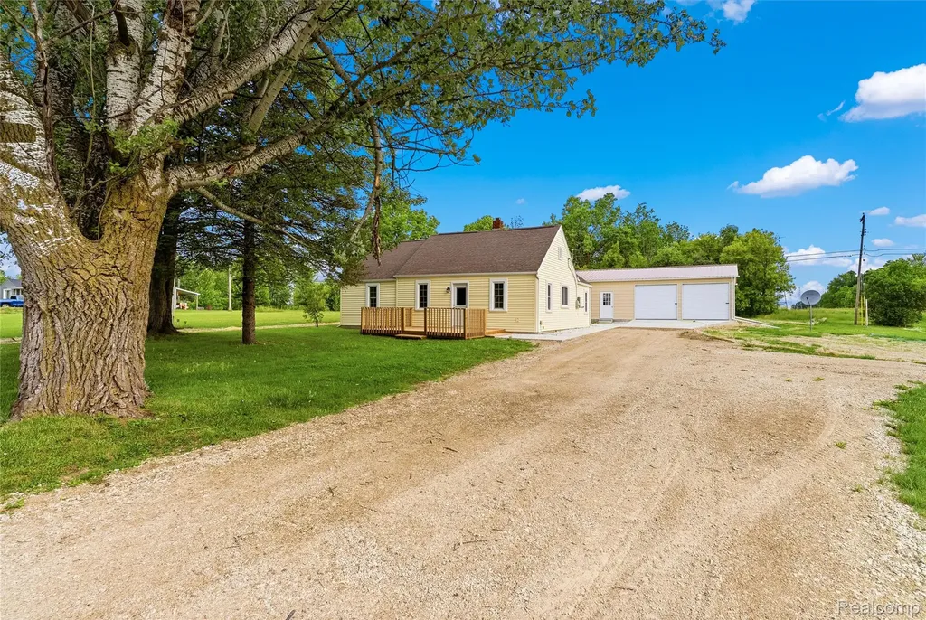 3241 E Frances Road Thetford Township MI 48420