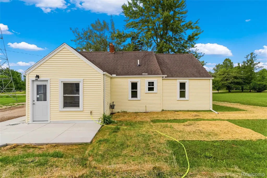 3241 E Frances Road Thetford Township MI 48420