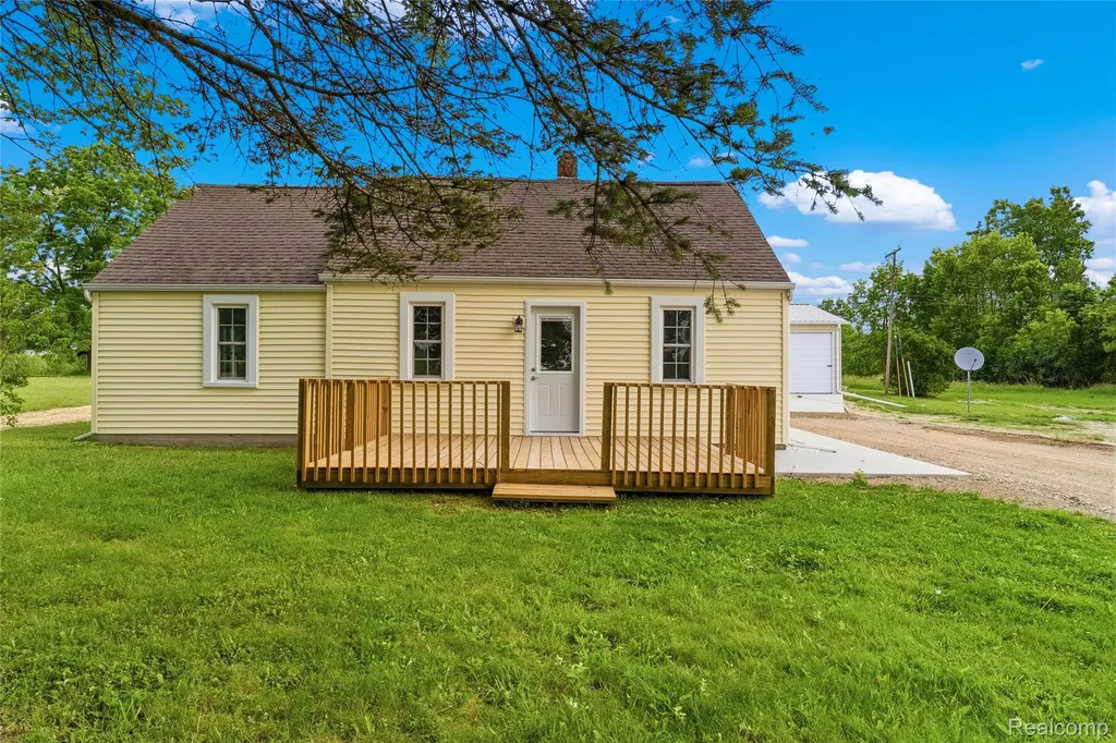 3241 E Frances Road Thetford Township MI 48420