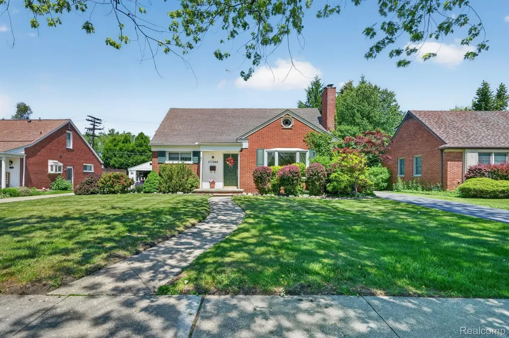 17386 Beverly Road Beverly Hills Village MI 48025