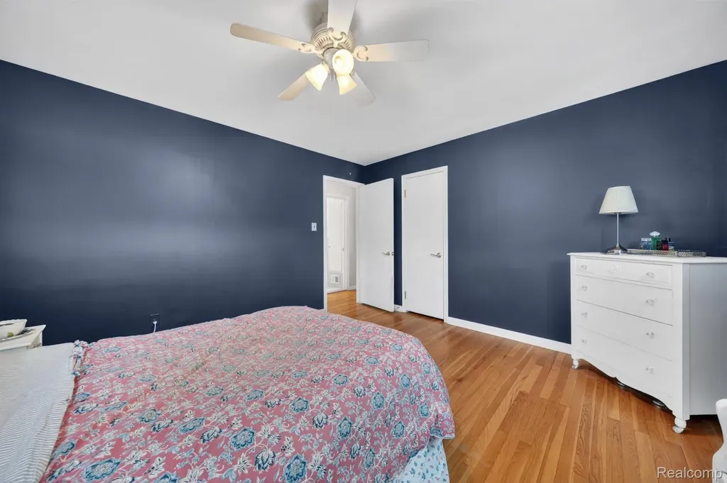 17386 Beverly Road Beverly Hills Village MI 48025