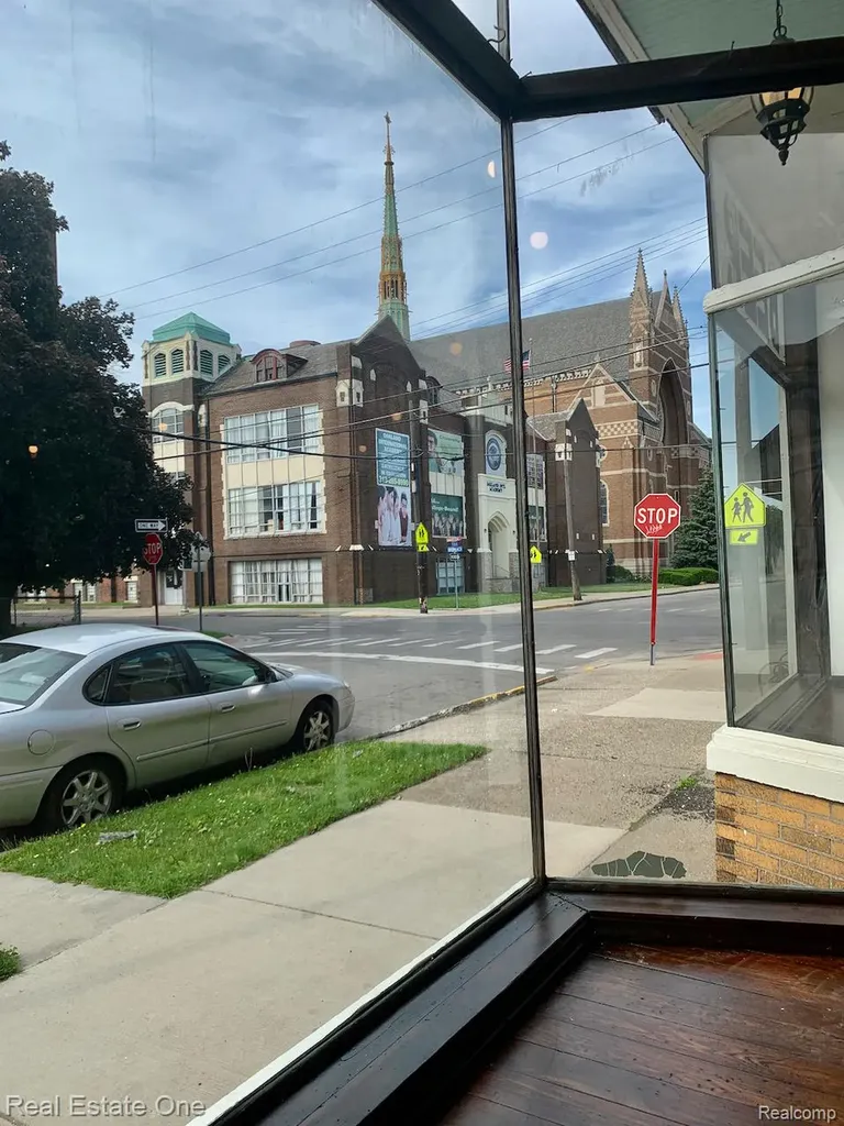 2454 Florian Street Hamtramck City MI 48212