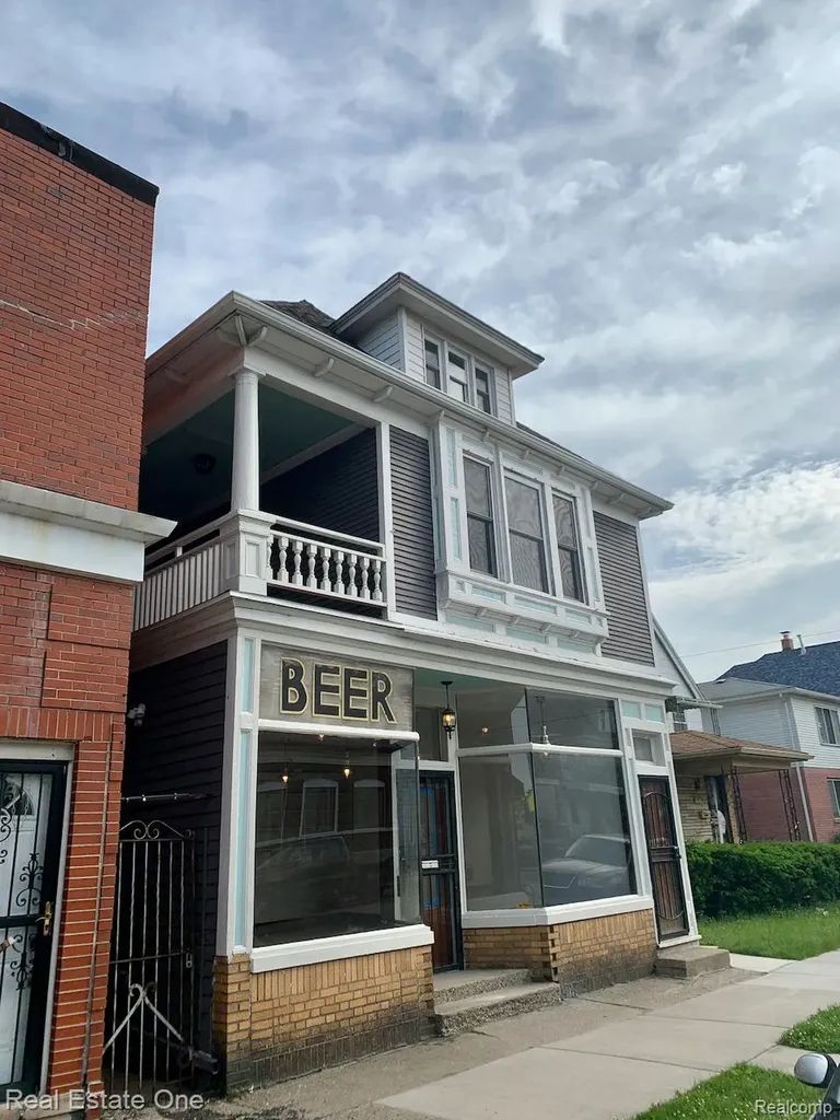 2454 Florian Street Hamtramck City MI 48212
