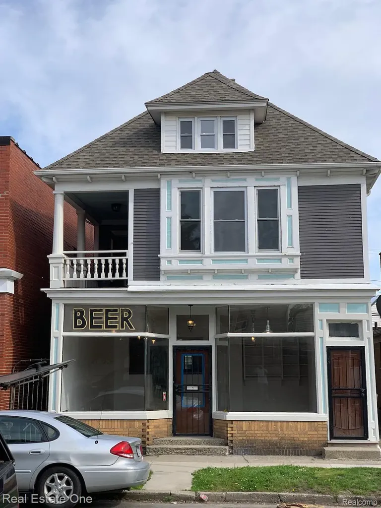 2454 Florian Street Hamtramck City MI 48212